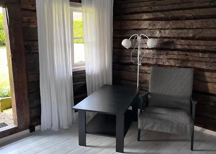 Gæstehus Aadu Farm 4*